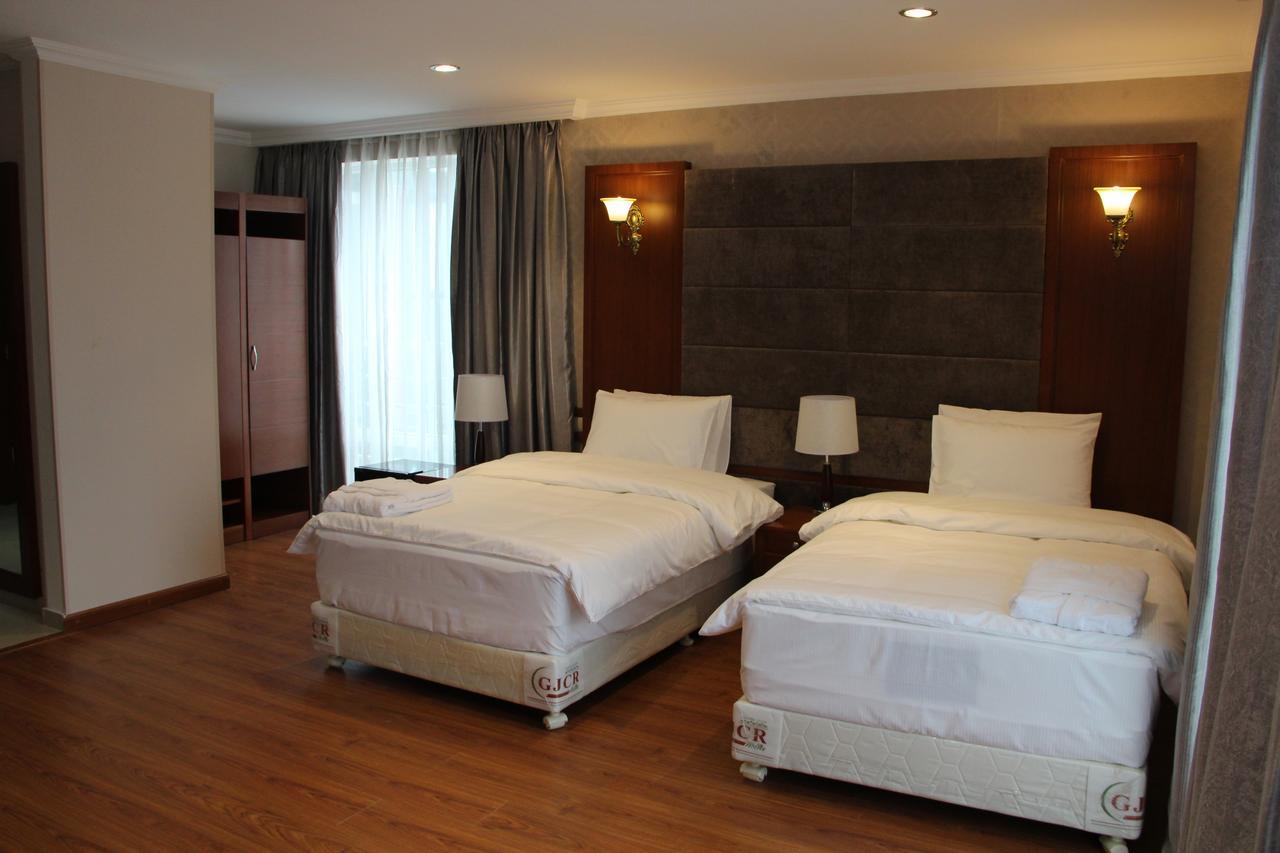 Hotel Park Green Pʼotʼi Exterior foto